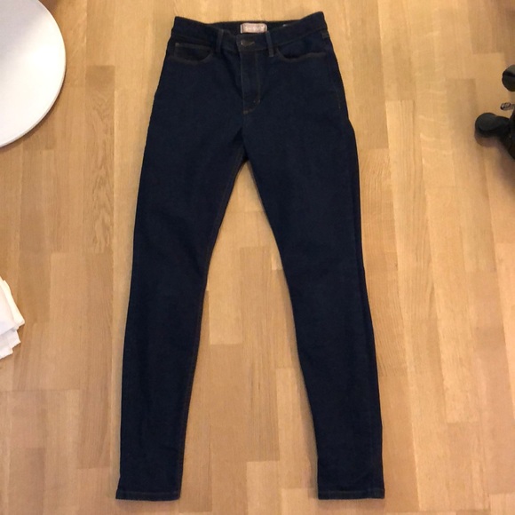 Guess High Waisted Dark Wash Jeans - Picture 2 of 3